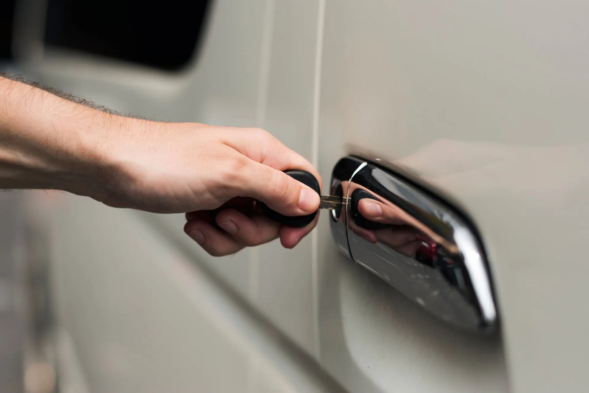 The Benefits of Hiring a Mobile Auto Locksmith